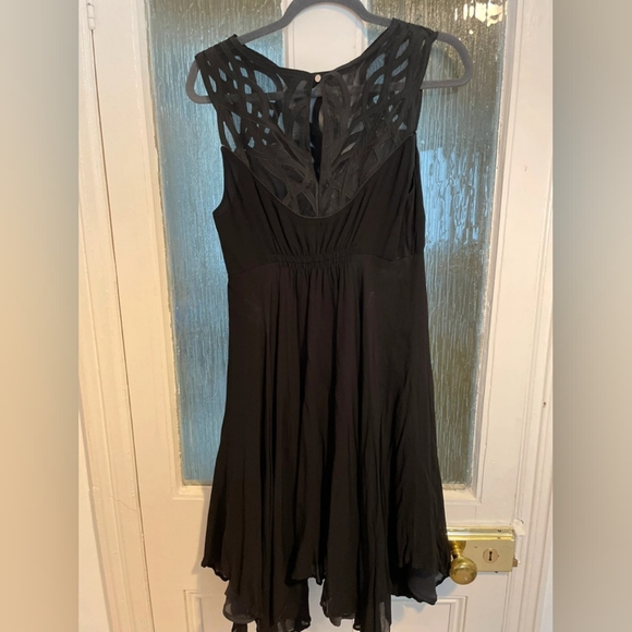 Mint Velvet Black floaty evening dress - Picture 4 of 5